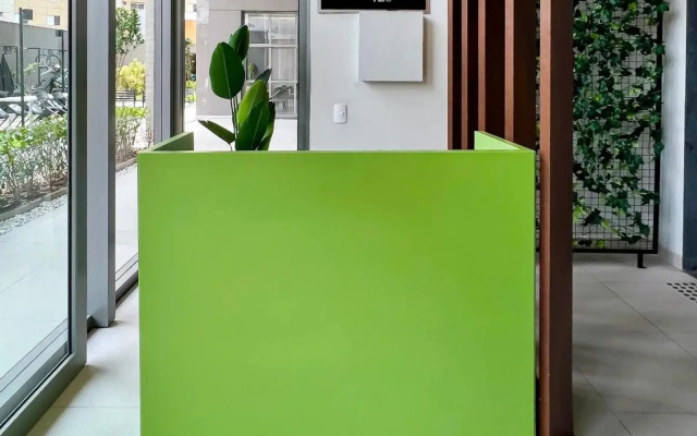 Studio novíssimo, completo e muito bem localizado