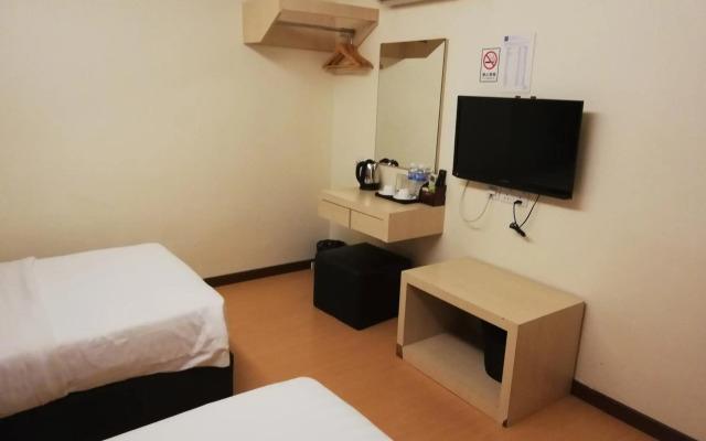 Ease Hotel