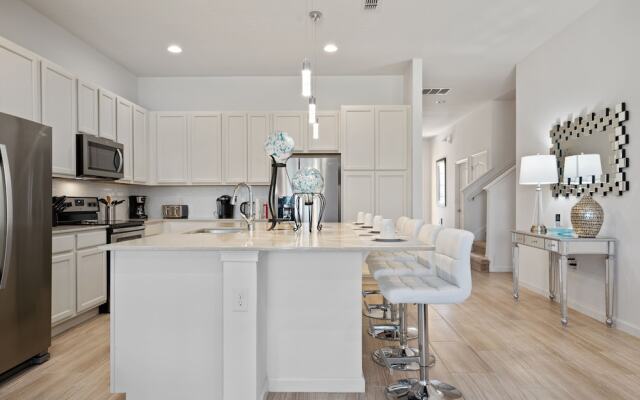 Sr_924r Splendid Solterra 12 Bedroom Home