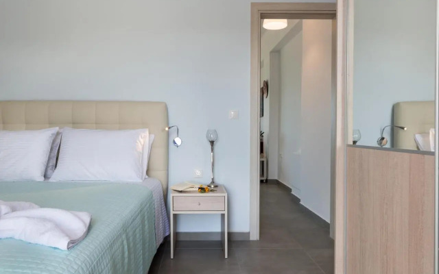 Niovi Seaside Suites