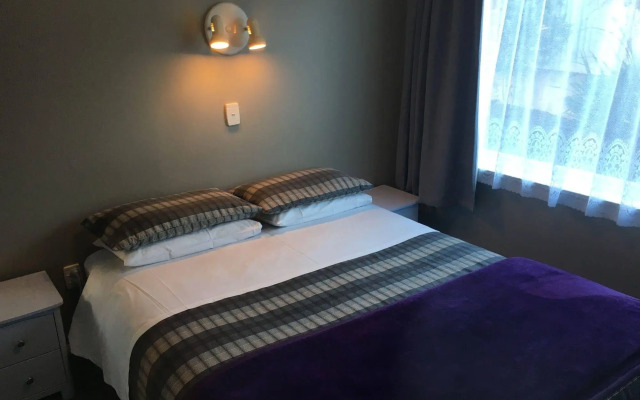 Manor Motel
