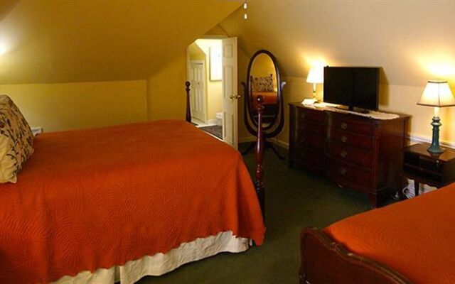 The Cannonboro Inn