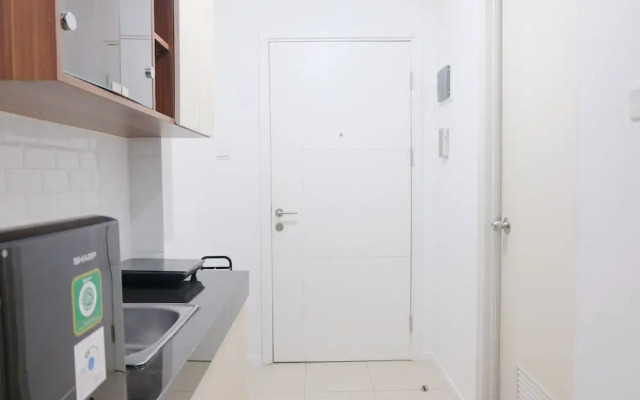 Modern Classic Studio At Apartment Parahyangan Residence