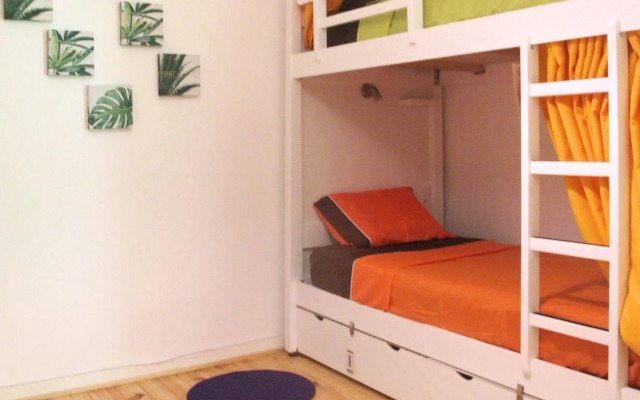 Fly to Lisbon hostel