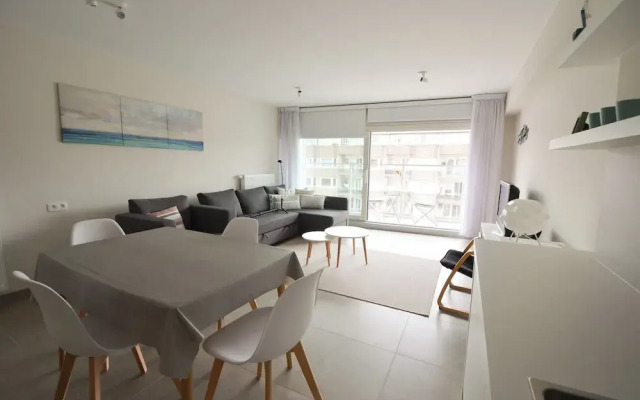 Stylish Apartment With Sunny Terrace
