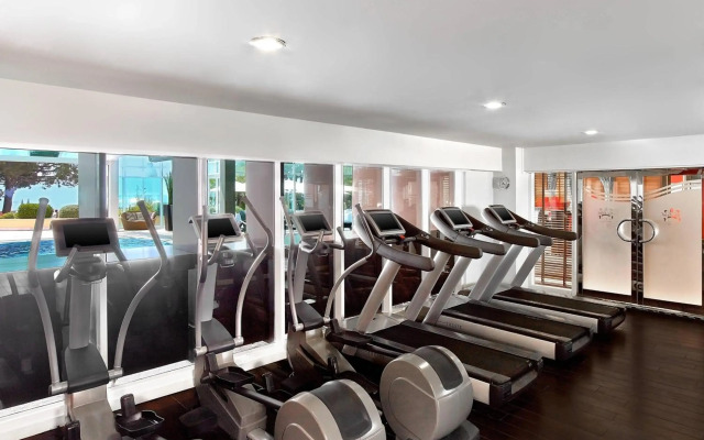 Le Meridien Beach Plaza