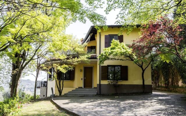 Upscale Villa in Salò Lombardy with Swimming Pool