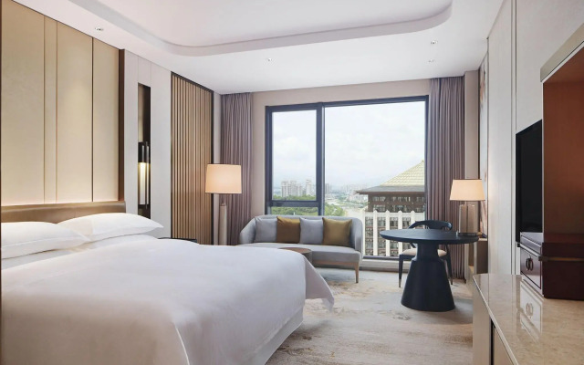 Sheraton Yunfu Xinxing Hotel