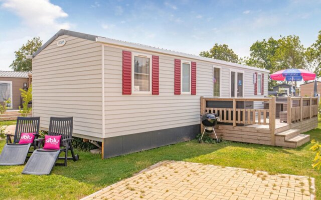 Awesome Home in Renesse With 3 Bedrooms and Wifi