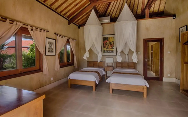 Three Monkeys Villas