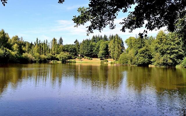 Serene Holiday Home in Cussac with Private Terrace, Barbeque