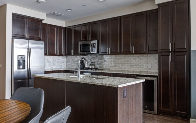 Domio Downtown Luxurious 2BR Gym/sauna