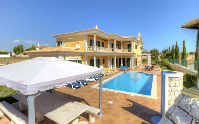 Villa 5 Bedrooms With Pool And Wifi 107490