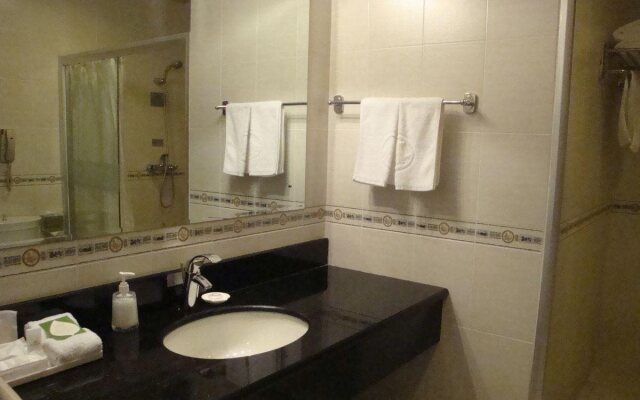 Yantai Shunhe Huaqiao Hotel