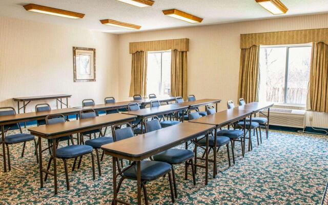 Comfort Suites Auburn near I-69
