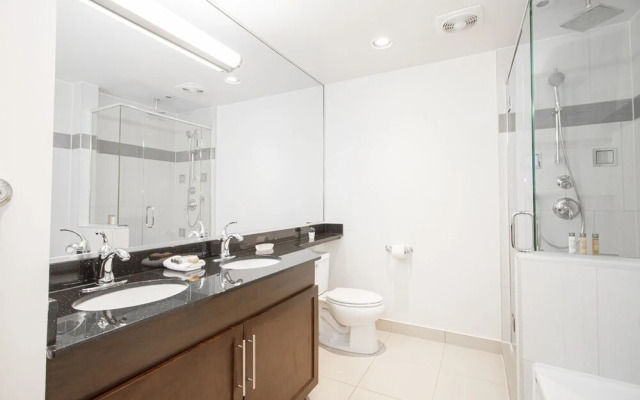 Luxurious 1bdrm Apartment With Parking and Wi-fi
