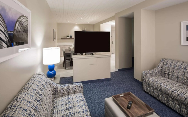 Hotel Renovo Des Moines Urbandale,Tapestry Collection Hilton