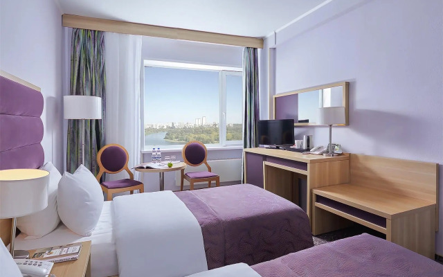 Favorit accommodation service (official partner of the Delta Izmailovo Hotel)