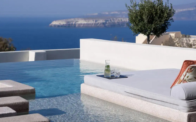 Potnia Theron Suites
