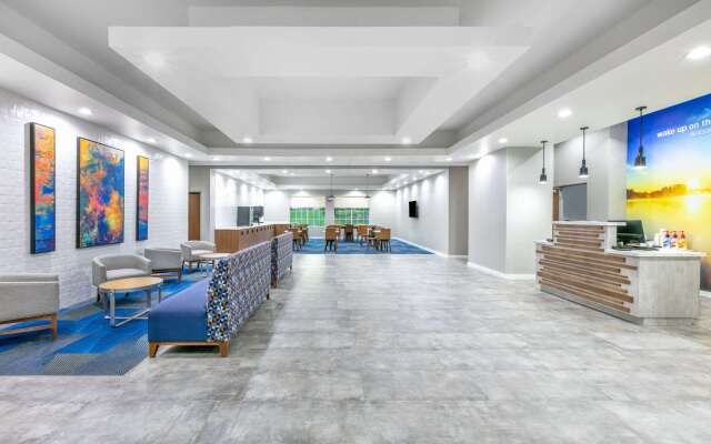 La Quinta Inn & Suites by Wyndham Jacksonville TX