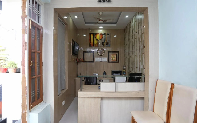 VMS Royal Inn By OYO Rooms
