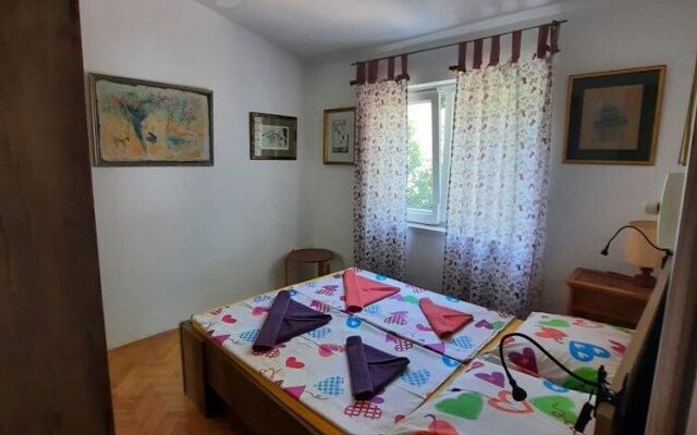 Cozy Beachfront Apartment With Seaview