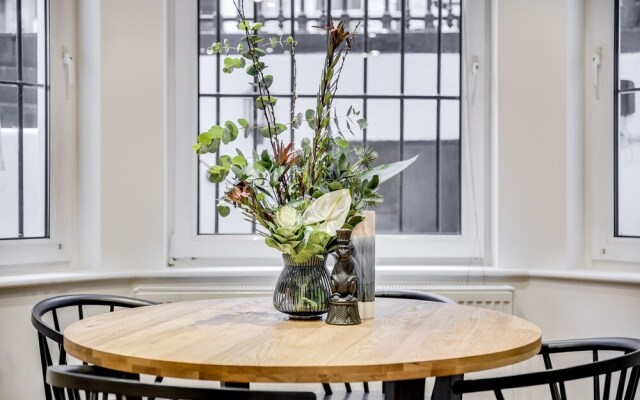 The Earl's Court Retreat - Modern & Central 2BDR with Garden