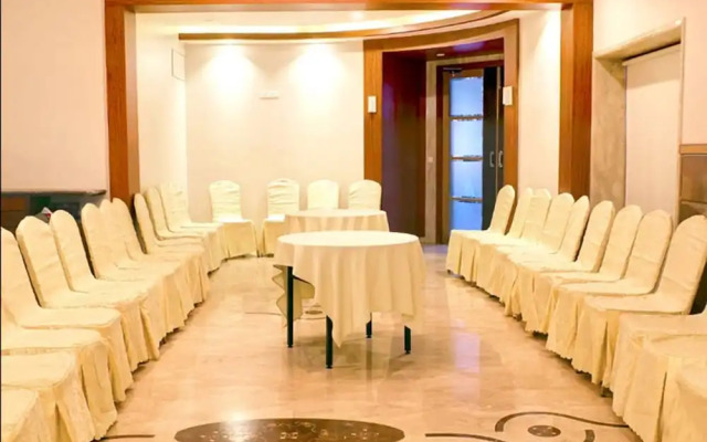 ZUZU Galaxy Annex Hotel