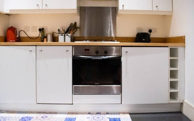 Spacious Studio in Trendy East London