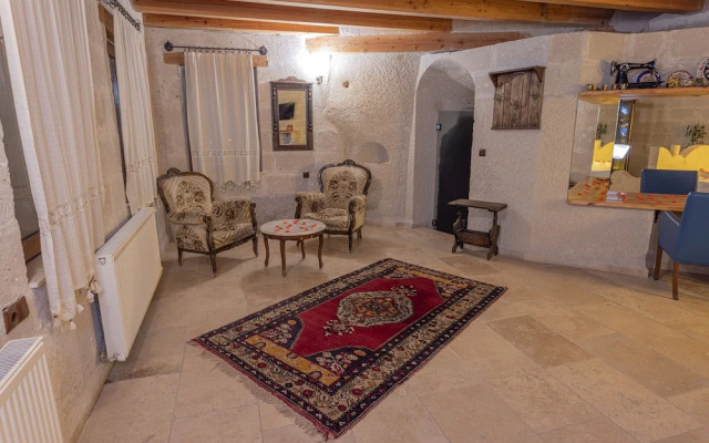 Zeus Cave Suites