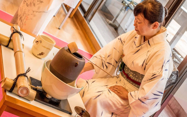 NARA Visitor Center & Inn