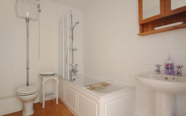 2 Kersbrook Gardens