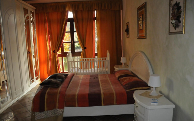 Cascina With Swimming Pool