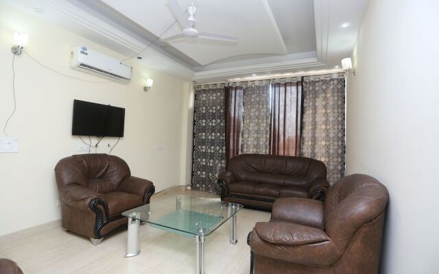OYO 22867 Crystal Residency