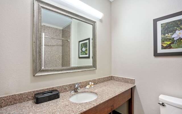 La Quinta Inn & Suites by Wyndham Houston - Magnolia