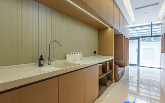 Starway Hotel (Wuhan Guanggu Avenue)