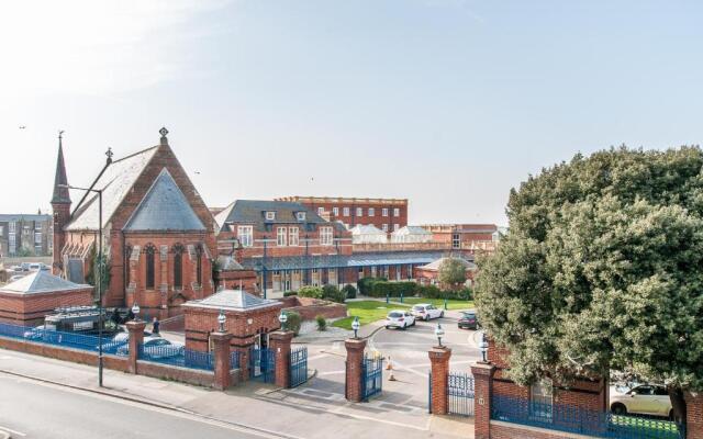 Queen Palm Apartment - Margate - 3 mins walk to beach