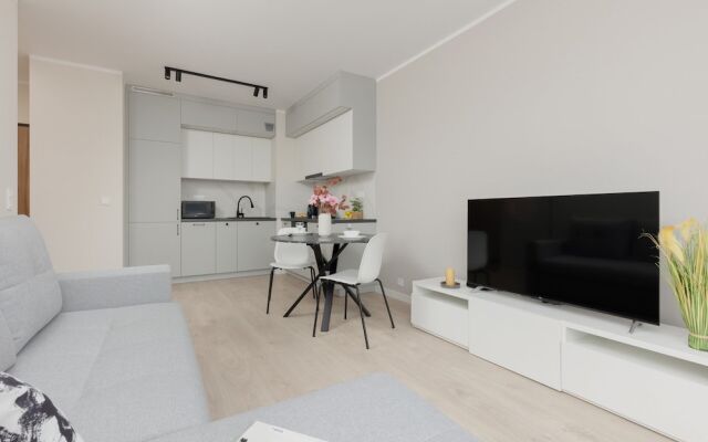 Bright & Modern Apartment by Renters