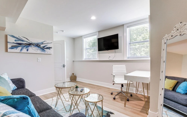 Contemporary Couple's Retreat in Atlanta!