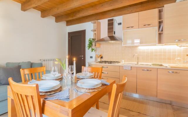 Luini 7 in Como With 2 Bedrooms and 1 Bathrooms