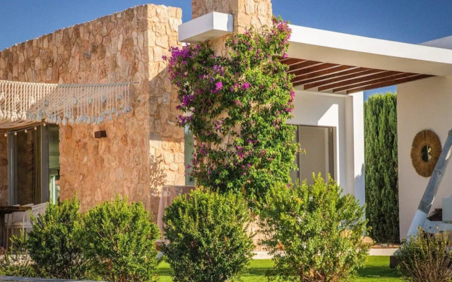 Holiday Home With Pool Area