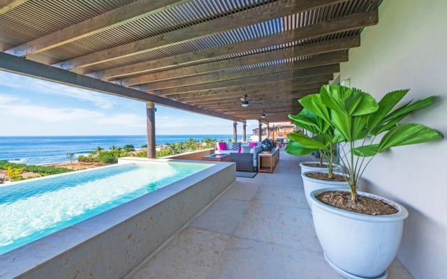 Sunny Vacation Condo 8