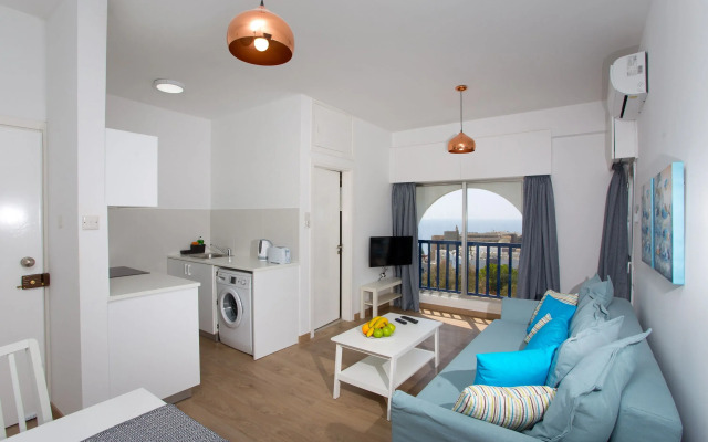 White Arches Apartment