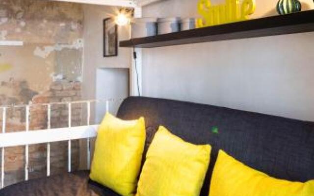 Shabby Chic Apartment  Freshly Furnished  Self Check-In