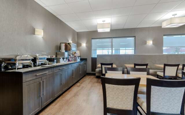 Best Western Plus Eastgate Inn & Suites