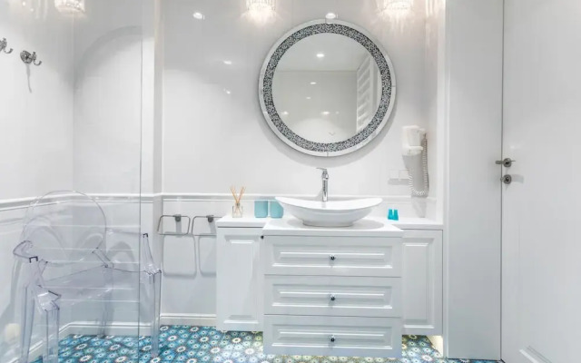 Sky and Sea Apartment by Renters