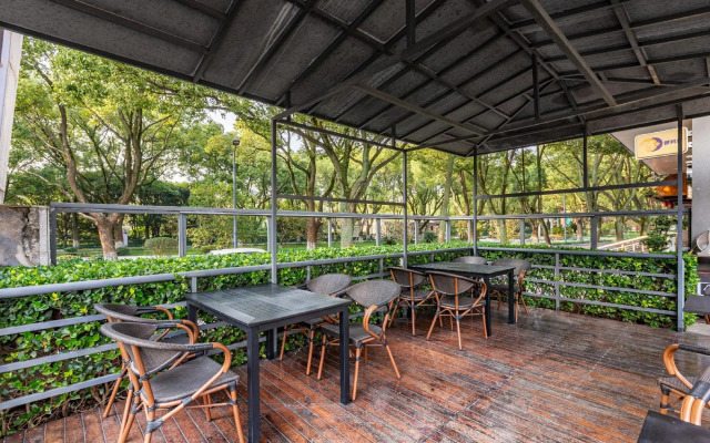 Grunion Business Hotel