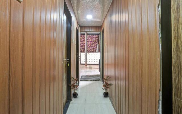 OYO Flagship 80682 Hotel Golden Residency