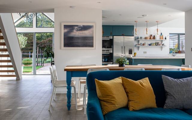 The Salt House - Luxury Home With Pool Hot Tub