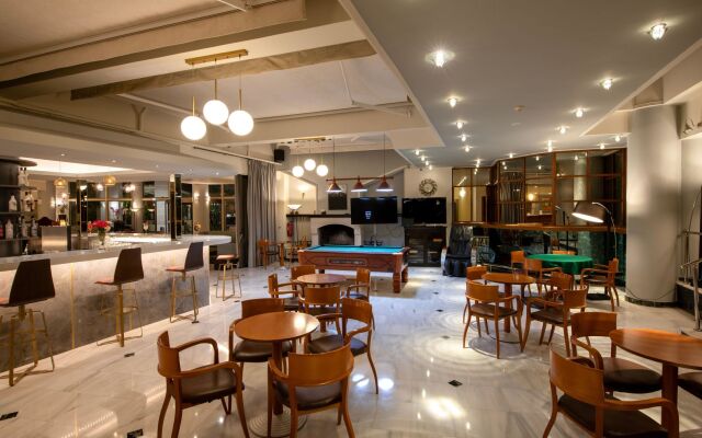 Hydramis Palace Beach Resort